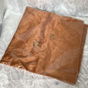 Lot de deux housses de coussins neuves téra cotta avec fleurs brodées