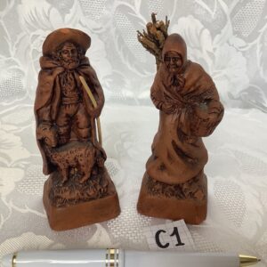 Lot de deux grands santons de collection en terre cuite dec.c1
