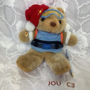 Peluche ourson qui fait du ski ou de la plongée 😅 JOU.c3