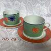 Lot de deux tasses avec soucoupes motif roses oranges et œillets bleus dej.c3