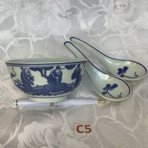 Tasse japonaise et deux cuillers dej.c5