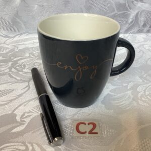 Tasse mug noire ‘enjoy’ dej.c2