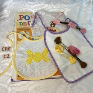 Lot créatif point de croix bavoir bébé cre.c2