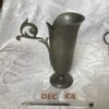 Vase verseur en étain dec.c4
