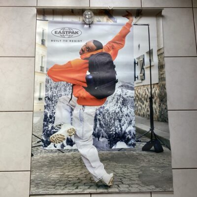 Grand poster publicitaire réversible très solide eastpack dec.in