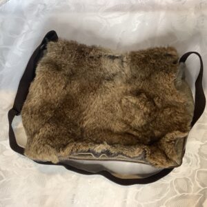 Sac / besace en peau de lapin, laine et cuir