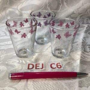 Lot de trois petits verres à thé dej.c6