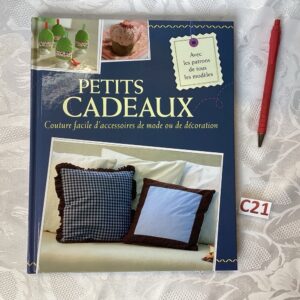 Livre couture facile « petits cadeaux » liv.c21