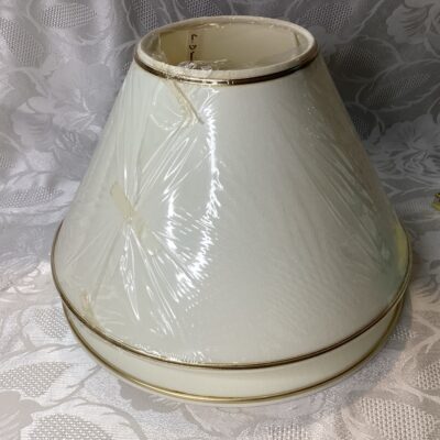 Lot de deux abats jour crème lisera doré neufs mai.in