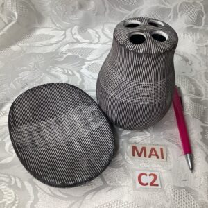 Lot porte savon et porte brosses à dent assortis noirs à rayures blanches mai.c2