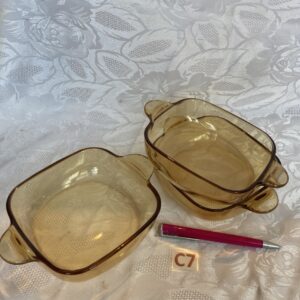 Lot de trois petits plats individuels à four teinte fumée Cui.c7