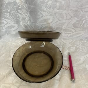 Lot de deux assiettes à soupe en verre noir Cui.c10