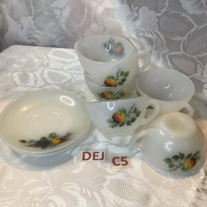 Lot de 6 tasses vintage et deux coupelles Arcopal motif fruit dej.c5