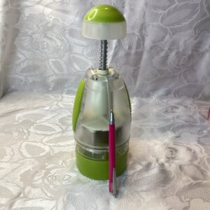 Hachoir manuel vert Cui.