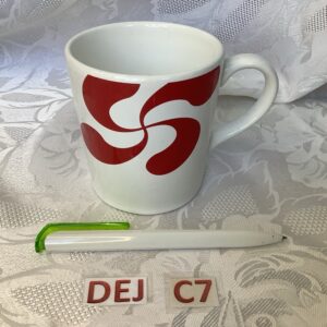 Tasse motif rouge dej.c7