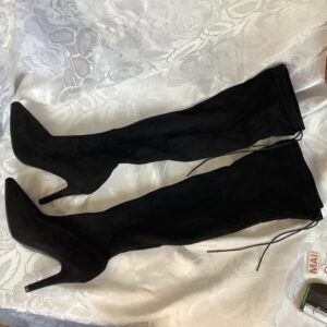 Longues bottes noires talons aiguilles 39