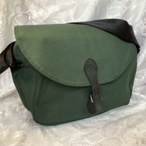 Sac à main type besace vert