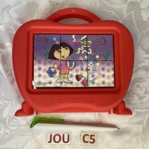 Boite de cubes scènes Dora l'exploratrice jou.c5