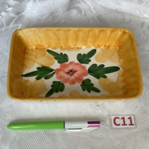 Petit plat creux rectangulaire jaune motif fleur cui.c11