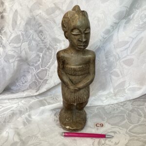 Statue africaine femme en pierre sculptée dec.c9