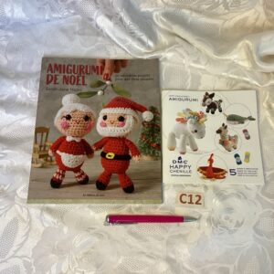 Lot de deux livres de modèles amigurimi personnages crochet liv.c12