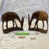 Lot de deux sculptures gazelles en bois dec.c9
