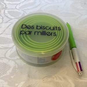 Lot emporte pièces ronds lisses ou crantés Cui.c3