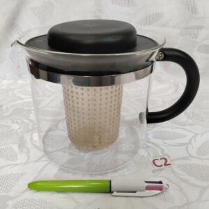 Théière transparente et noire cui.c2