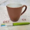 Tasse marron décorée dej.c4