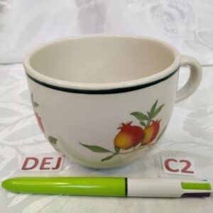 Tasse blanche motif grenade dej.c2