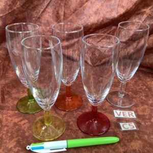 Lot de 5 flûtes à champagne avec pieds colorés ver.c5