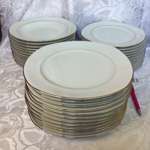 Service d’assiettes 36 pièces double liseré doré Cui.c21