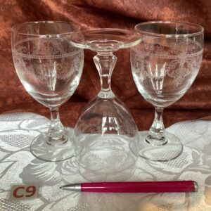 Lot de trois verres à vin cristal graves ver.c9